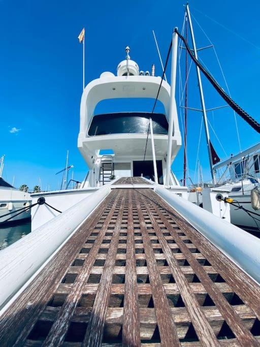 Barco Muy Romantico Con Parking! サン・アドリア・デ・ベソス エクステリア 写真